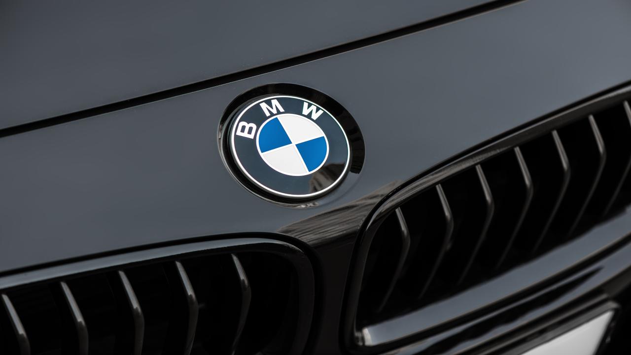 Il logo della BMW - fonte depositphotos.com - giornalemotori.it