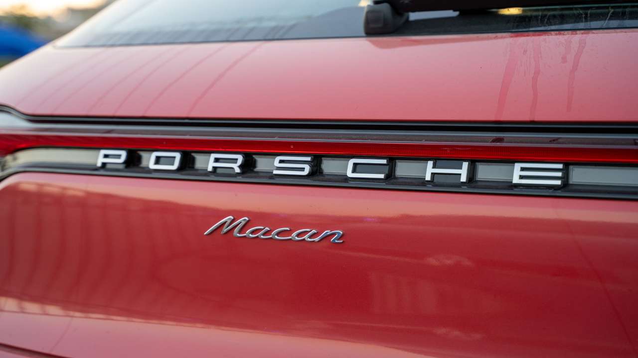Porsche Macan 100% elettrica - fonte depositphotos.com - giornalemotori.it