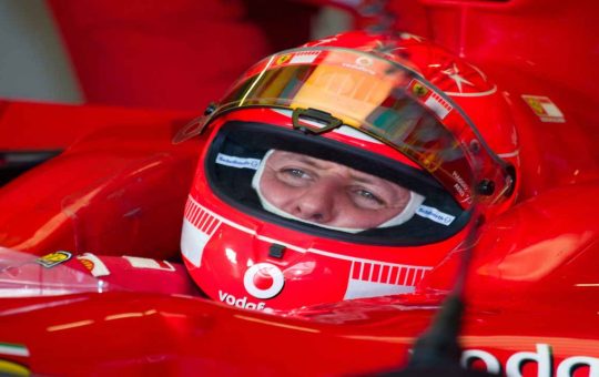 Schumacher a bordo della sua Ferrari - fonte depositphotos.com - giornalemotori.it