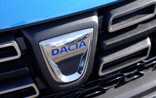 Il logo della Dacia - fonte depositphotos.com - giornalemotori.it