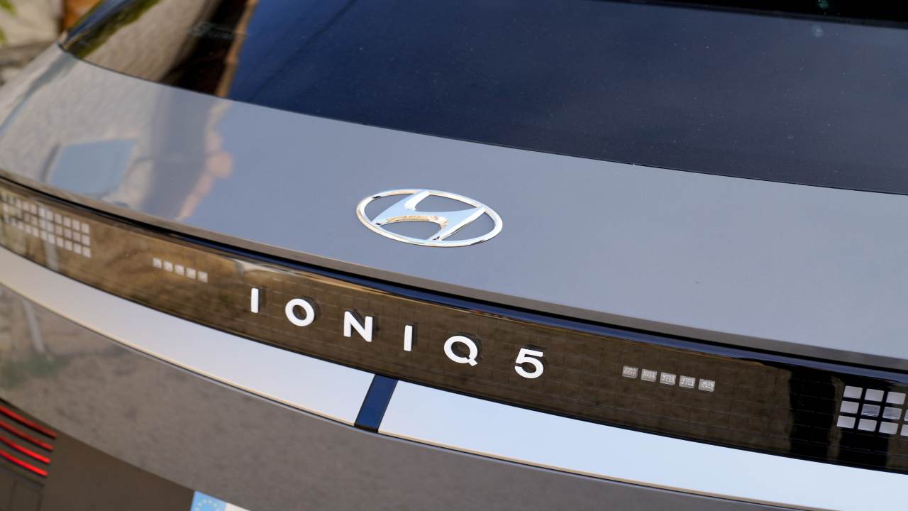 Il logo della Hyundai Ioniq 5 - fonte depositphotos.com - giornalemotori.it
