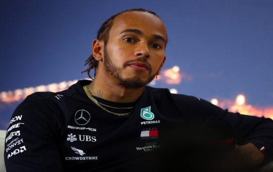 Il pilota inglese Lewis Hamilton - fonte depositphotos.com giornalemotori.it