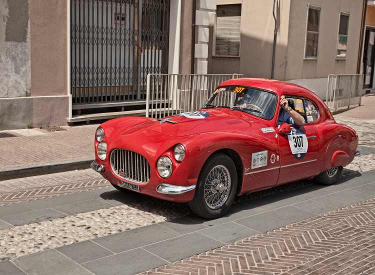 La Fiat 8V in gara alla Mille Miglia - fonte depositphotos.com - giornalemotori.it