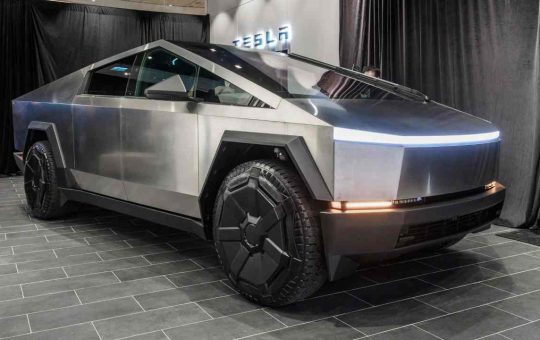 La foto di una Tesla Cybertruck - fonte depositphotos.com - giornalemotori.it