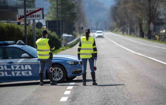 Posto di blocco, ti chiedono di mostrare il fap - fonte depositphotos.com - giornalemotori.it