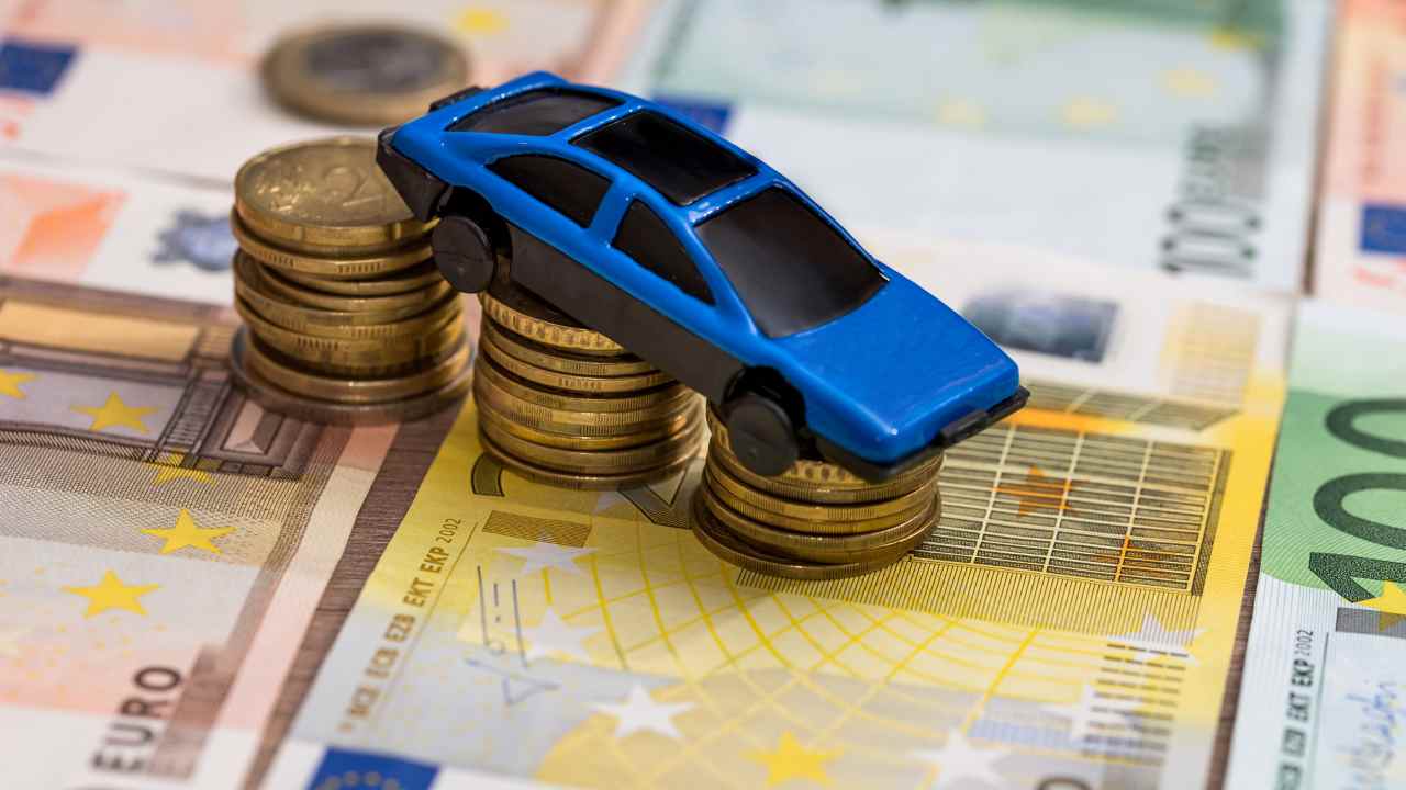 Bollo auto, quanto pagherai da ora in poi - fonte depositphotos.com - giornalemotori.it