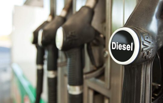 Diesel, aumenta il costo - fonte stock.adobe - giornalemotori.it