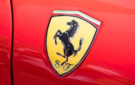 Ferrari, arriva la rivoluzione totale - fonte stock.adobe - giornalemotori.it