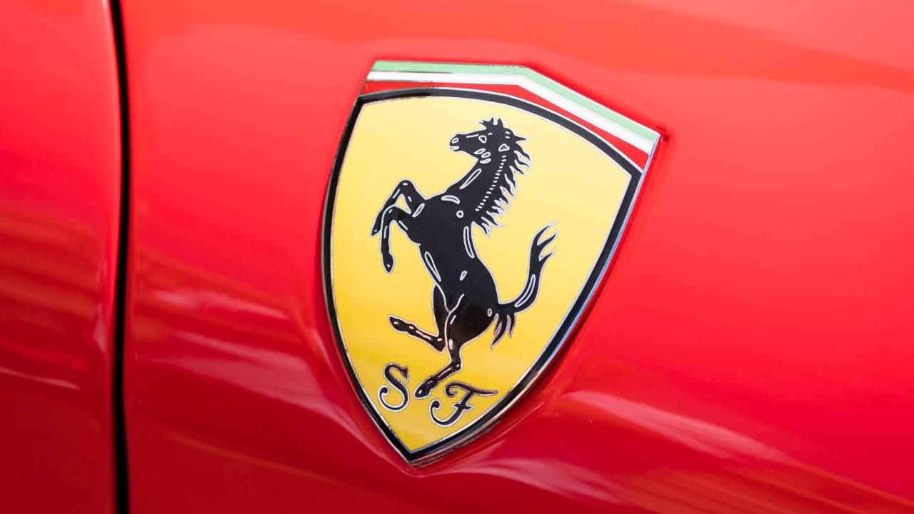 Ferrari, arriva la rivoluzione totale - fonte stock.adobe - giornalemotori.it