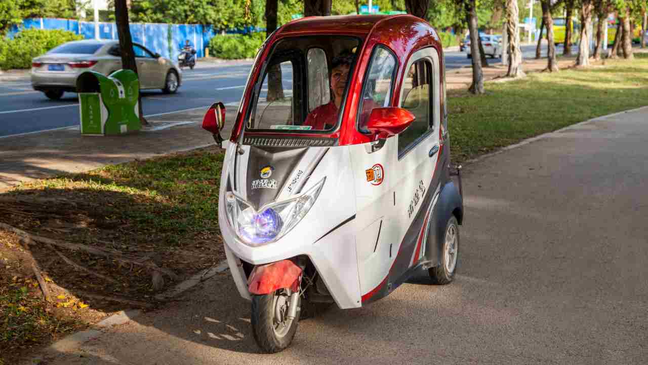 Un triciclo eléctrico que ahora puede circular por autopista y alcanzar velocidades de hasta 120 km/h: una gran oportunidad para todos