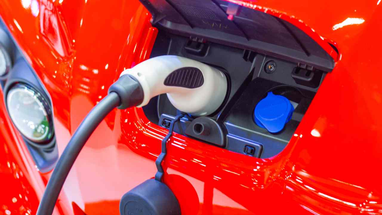 Batteria auto elettrica, in soli 10 minuti è carica - fonte Corporate+ - giornalemotori.it