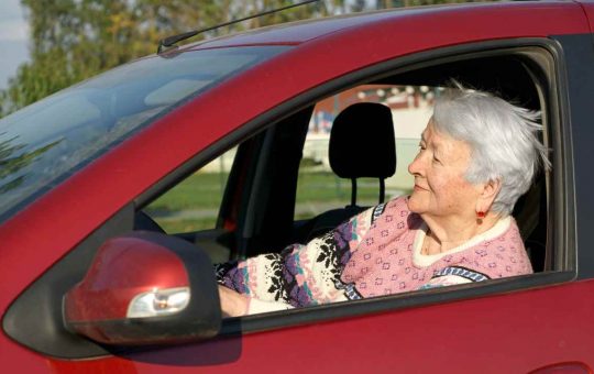 Patente, dopo questa età non puoi più guidare - fonte depositphotos.com - giornalemotori.it