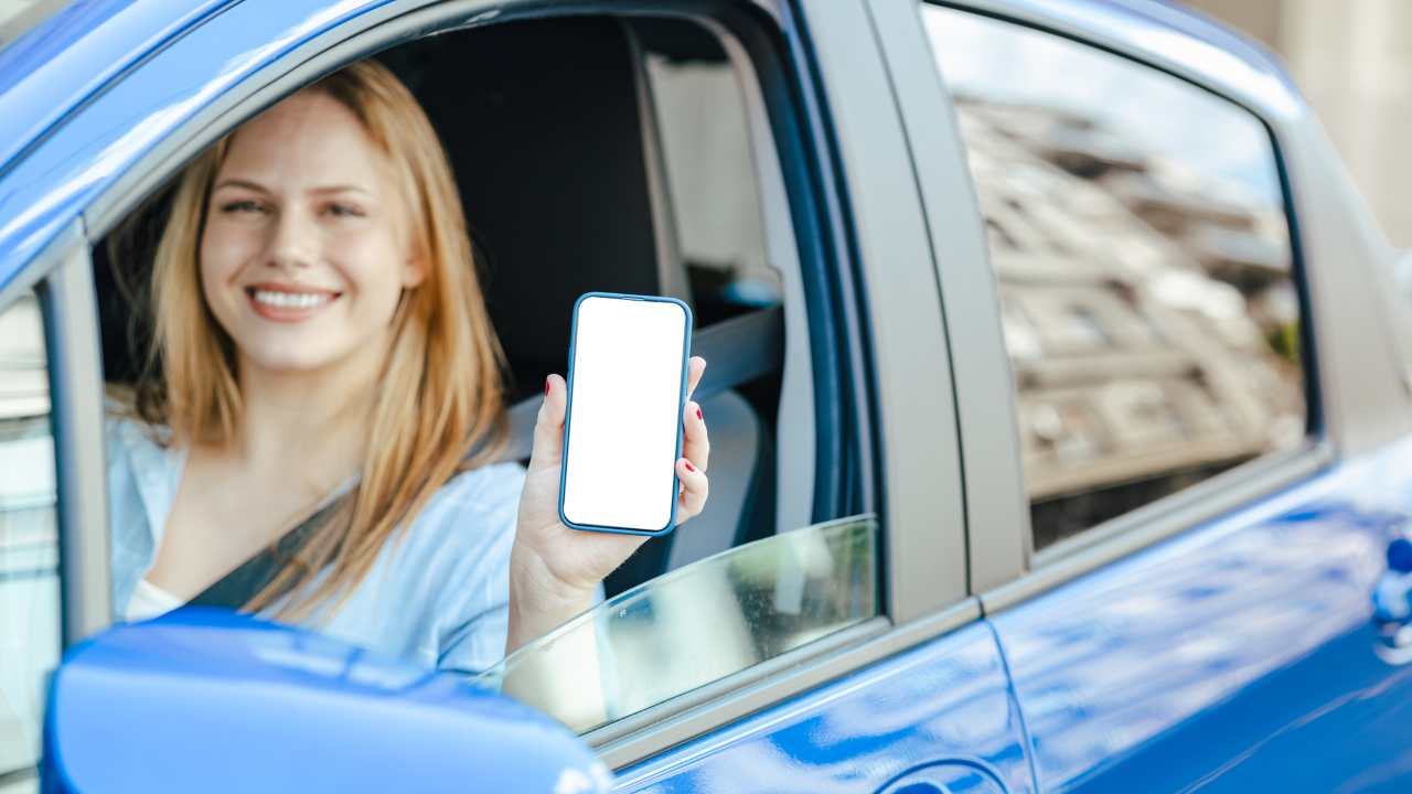 Sta arrivando la patente digitale - fonte iStock - giornalemotori.it