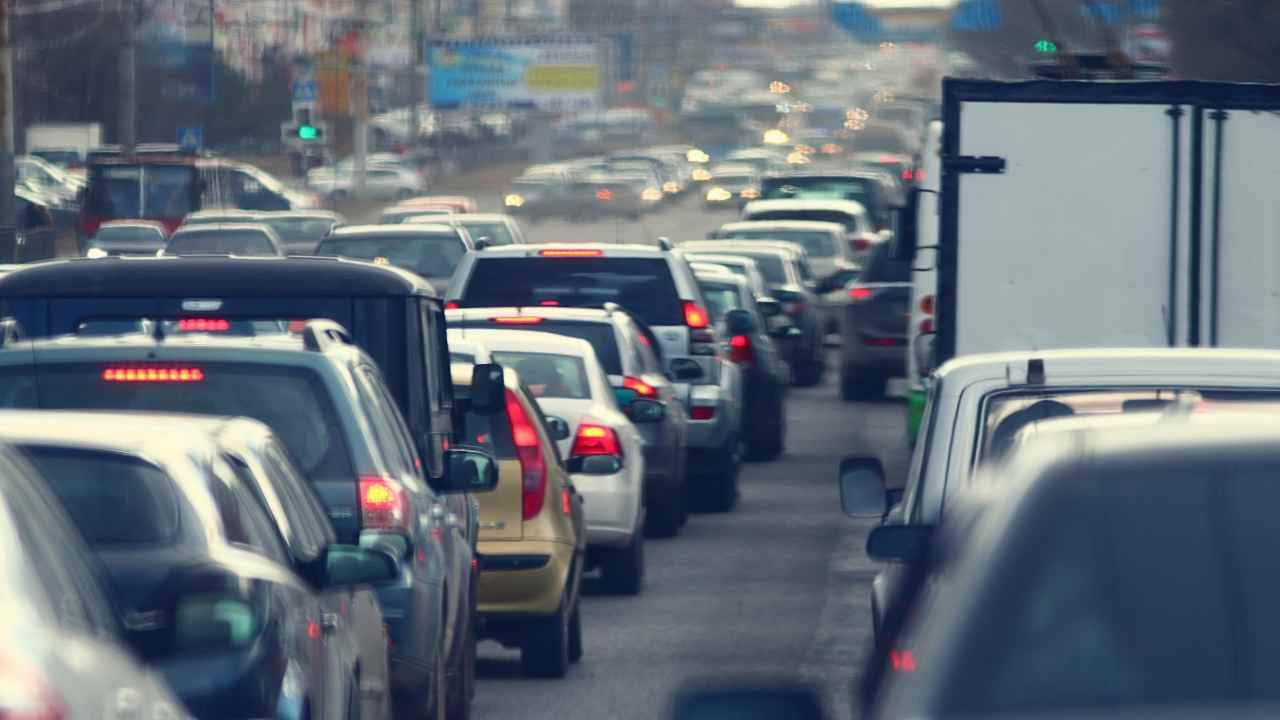 Traffico, ecco quali sono i giorni da evitare - fonte depositphotos.com - giornalemotori.it