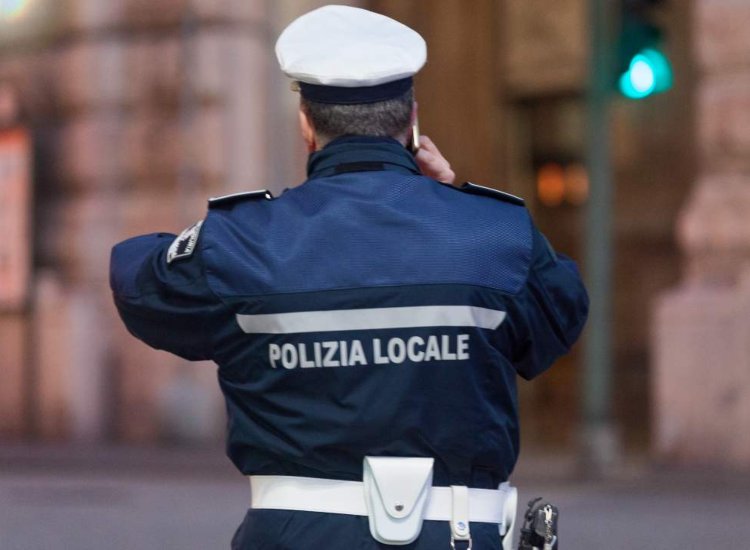 Truffa del contachilometri, la polizia sta investigando - fonte stock.adobe - giornalemotori.it