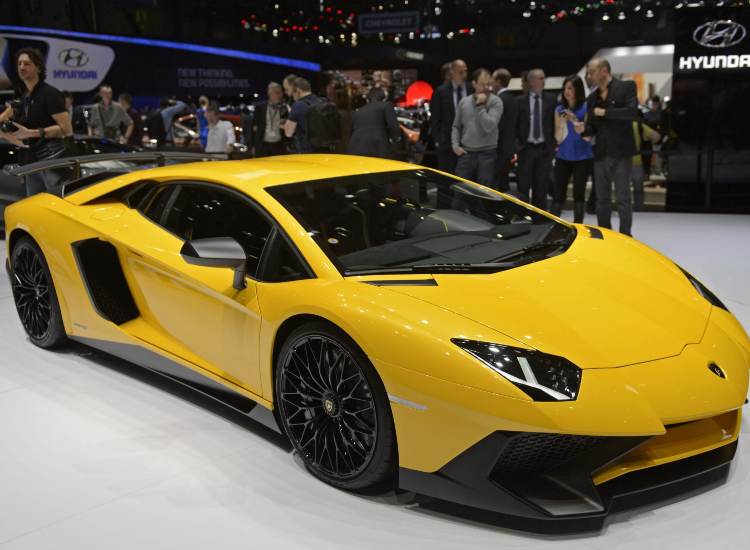 Una Lamborghini Aventador - fonte Ansa Foto - giornalemotori.it