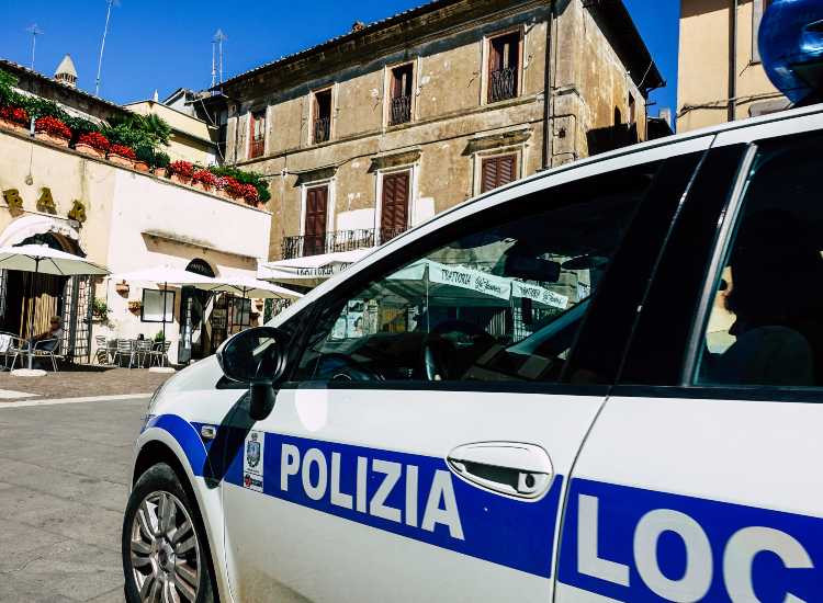 Una pattuglia della polizia locale - fonte Corporate+ - giornalemotori.it