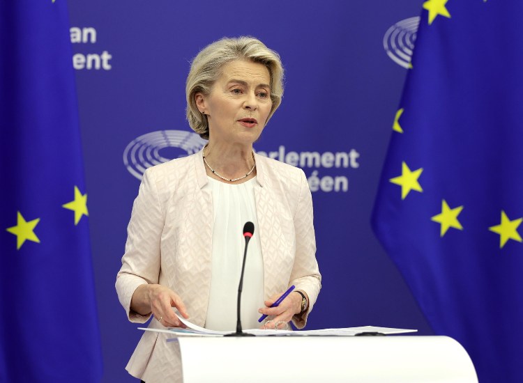 Ursula Von Der Leyen, presidentessa della Commissione Europea - fonte Ansa Foto - giornalemotori.it