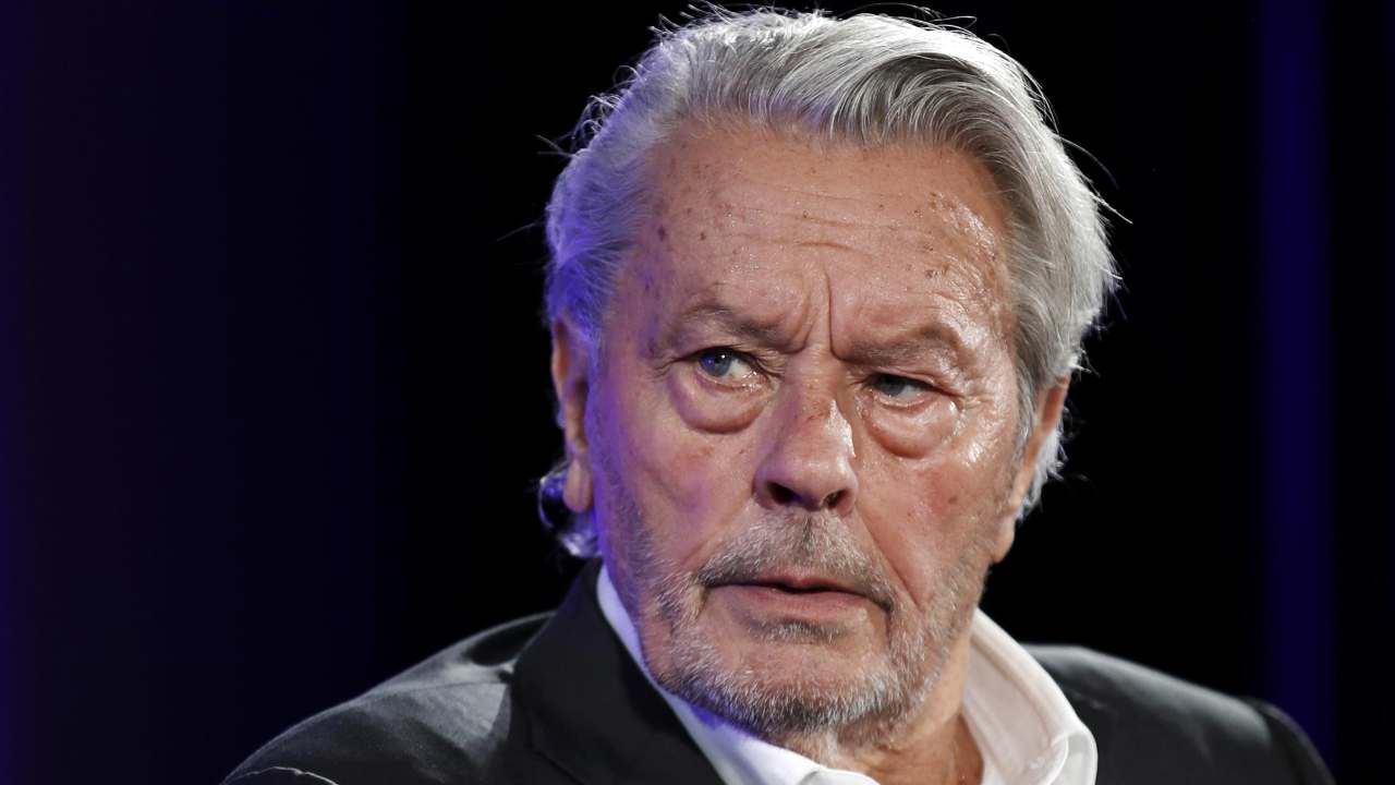 Alain Delon è morto: aveva 88 anni - fonte Ansa Foto - giornalemotori.it