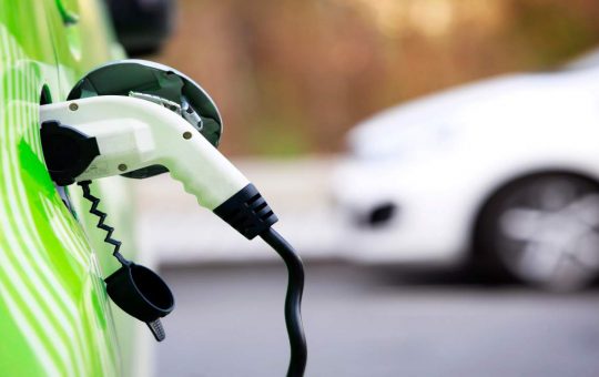 Auto elettriche, ora scatta il divieto - fonte depositphotos.com - giornalemotori.it