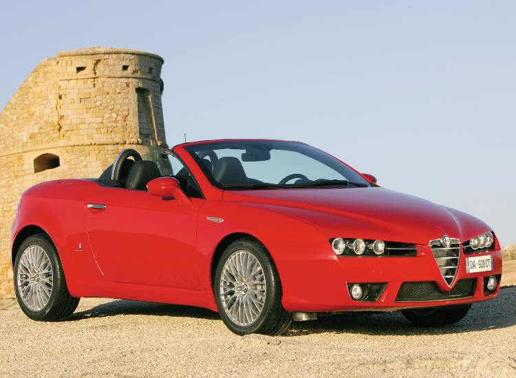 Un modello di Alfa Romeo Spider - fonte Ansa Foto - giornalemotori.it