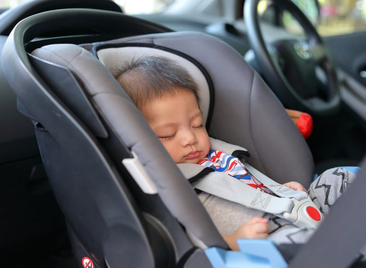 Dove deve stare il bambino in auto - fonte depositphotos.com - giornalemotori.it