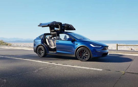 La Tesla in stile Ritorno al Futuro - fonte Tesla - giornalemotori.it