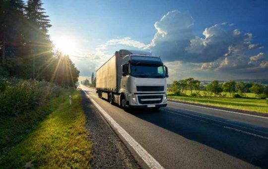 Revisione camion, le nuove regole - fonte stock.adobe - giornalemotori.it