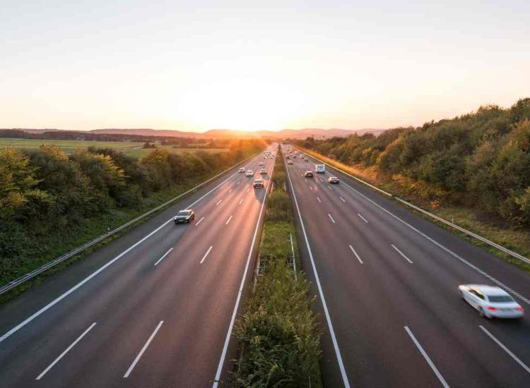 Un tratto dell'autostrada in Francia - fonte Corporate+ - giornalemotori.it