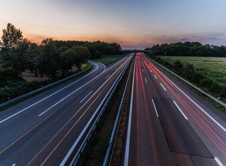 Un tratto dell'autostrada in Germania - fonte Corporate+ - giornalemotori.it