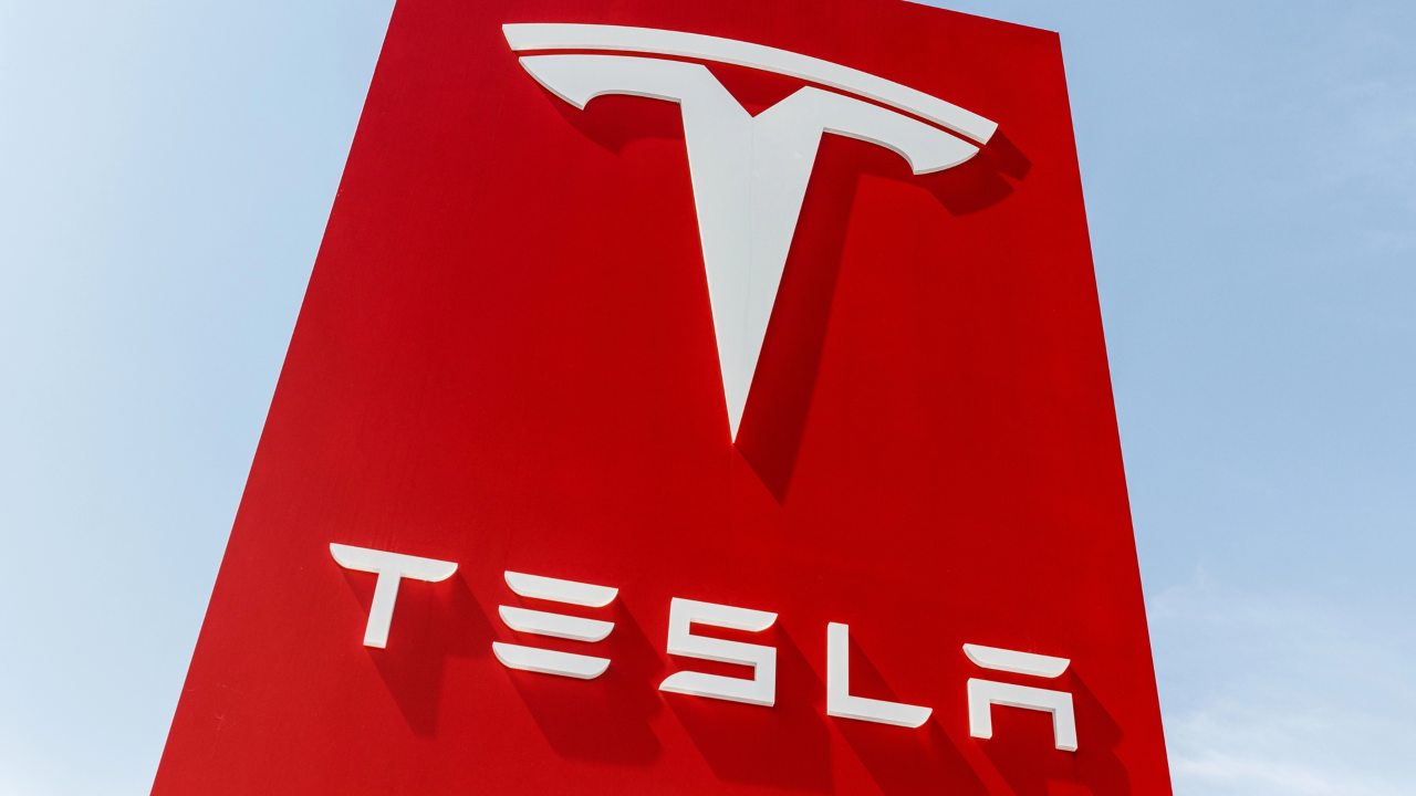 Tesla, arrivano i nuovi robo taxi - fonte depositphotos.com - giornalemotori.it