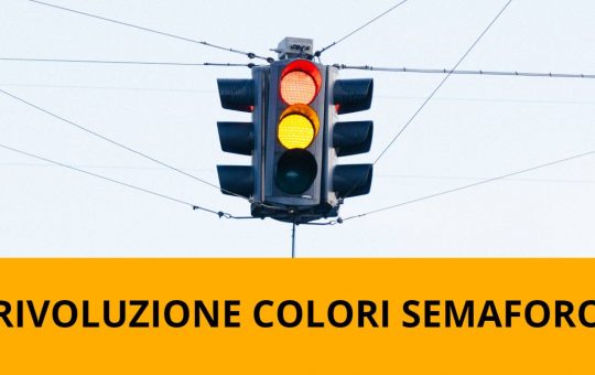 La rivoluzione dei semafori - fonte Freepik - giornalemotori.it