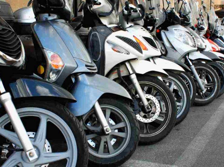 Sospendere l'assicurazione della moto, ecco come fare - fonte depositphotos.com - giornalemotori.it