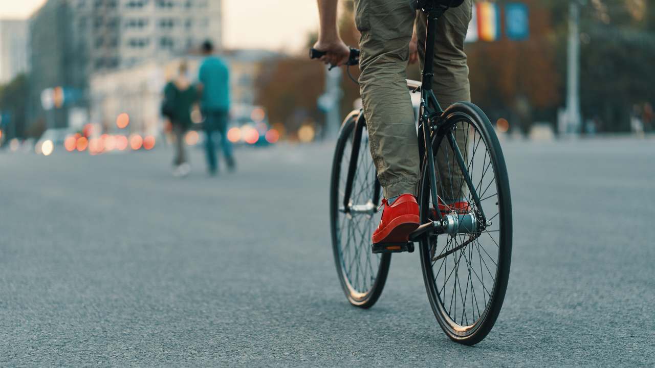 Bici, ci sono nuove regole da rispettare - fonte Freepik - giornalemotori.it