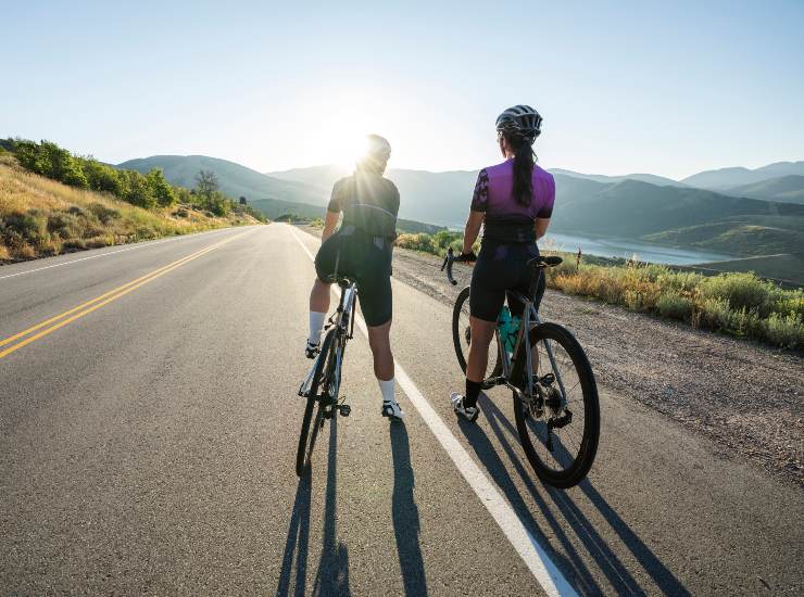 Ciclisti, che cosa cambia con il nuovo Codice della strada - fonte Freepik - giornalemotori.it