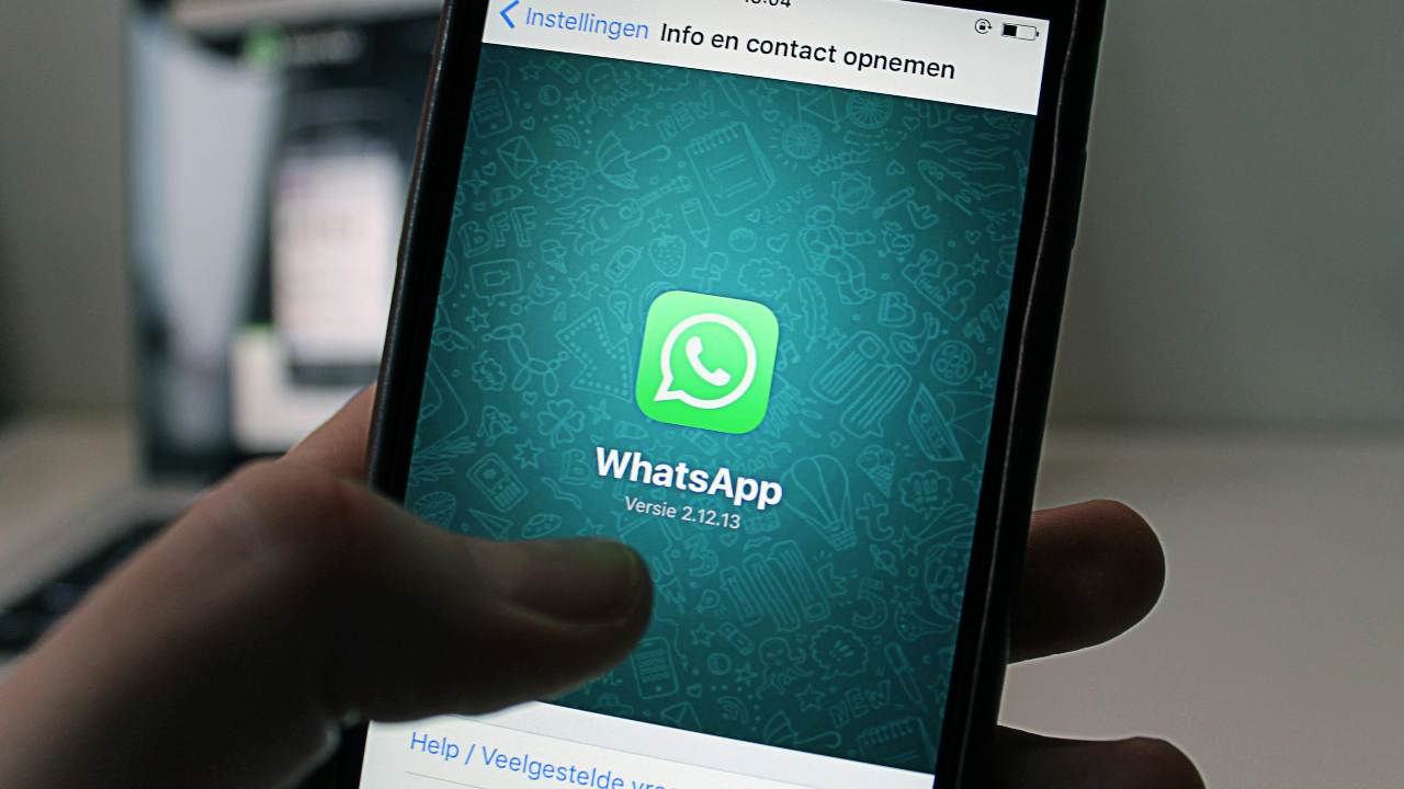 WhatsApp, ora ti multano per le chat - fonte Pexels - giornalemotori.it