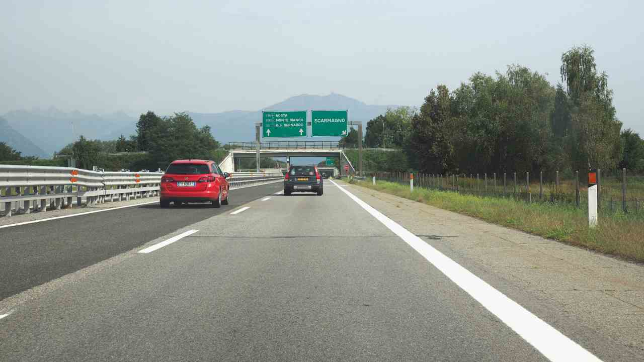 Autostrada, come cambiano i limiti di velocità - fonte depositphotos.com - giornalemotori.it