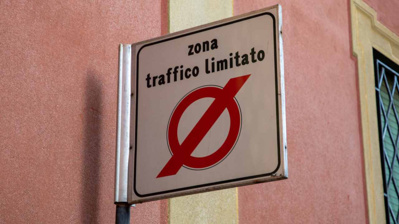 ZTL: scovati i furbetti che ingannano le telecamere 